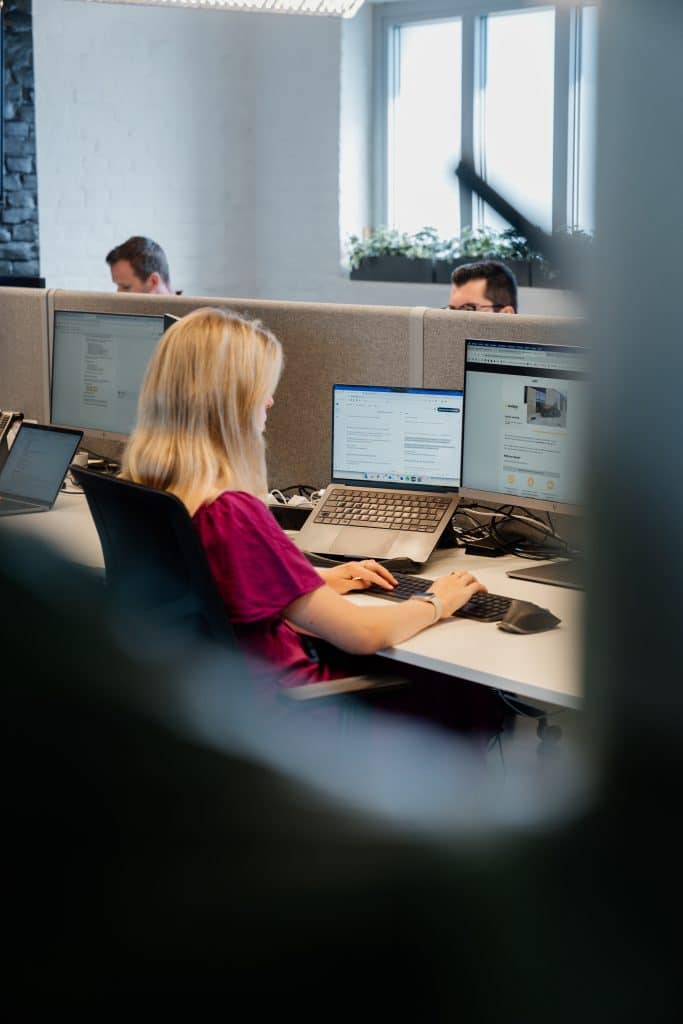E-mail marketeer die mail flow aan het opzetten is