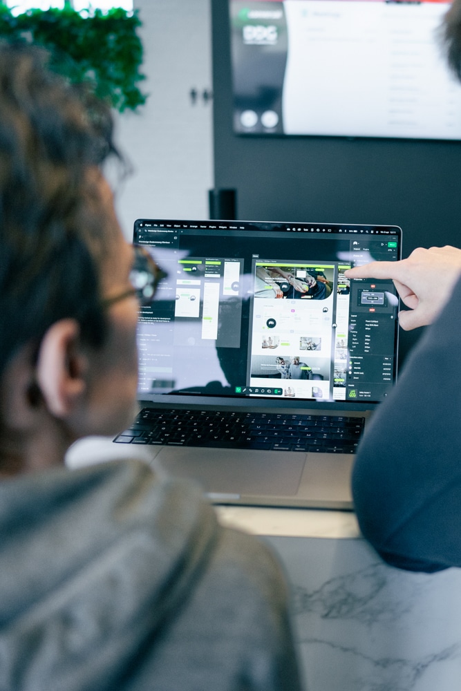 app ontwikkelaars die Web app vormgeven