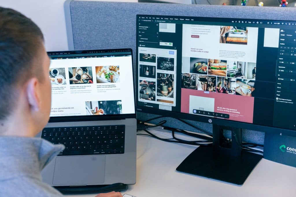Webdesigner maakt een website voor een klant uit Aalst